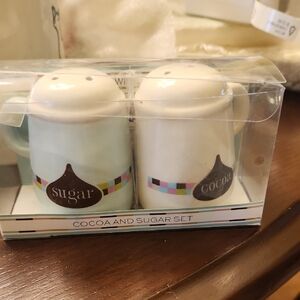 NWT Retro Hersheys Colorful Goldinger Cocoa and Sugar Set